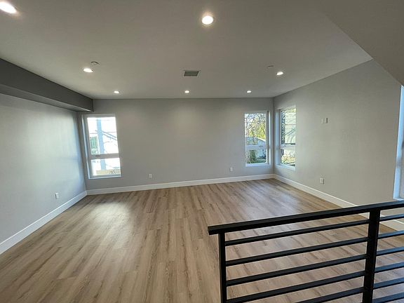 5th image of 6347 Farmdale Ave #1/2