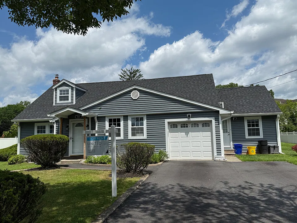 987 Pleasant Dr
