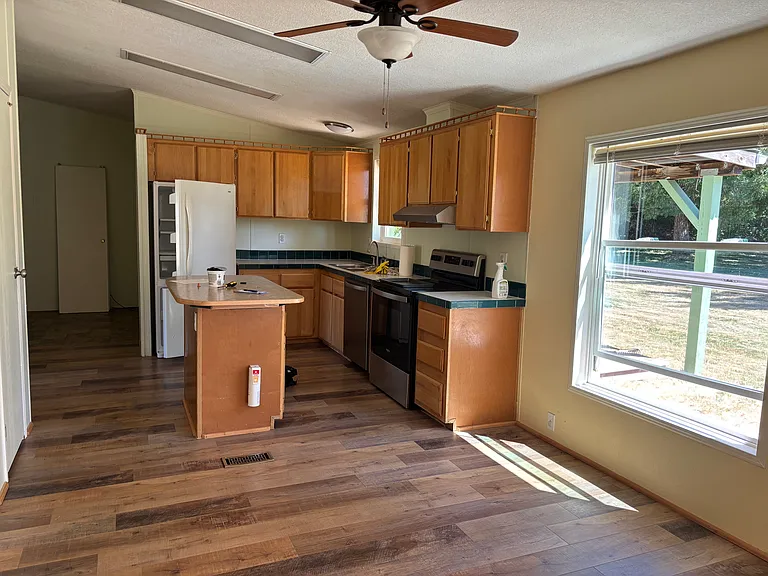 5145 Lost Lake Rd — Photo 3