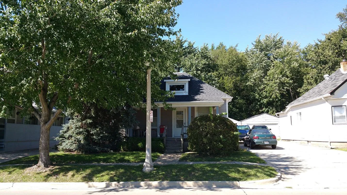 806 W Church St photo 1