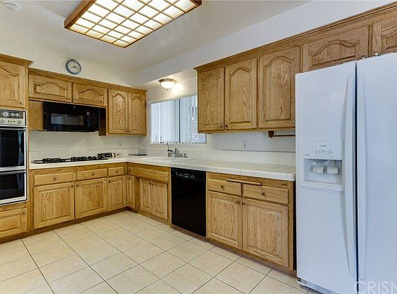 5th image of 9236 Gerald Ave