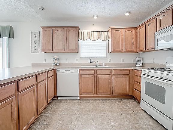 4th image of 991 Rockville Pl
