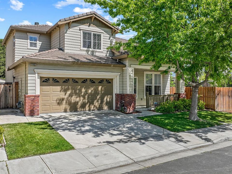 1st image of 1704 Gloria Cir