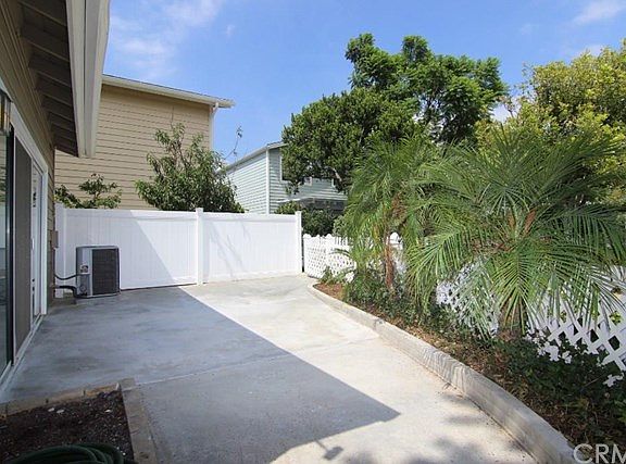 5th image of 1034 Park Circle Dr