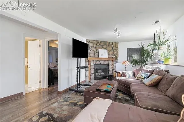 3905 Red Cedar Dr — Photo 5