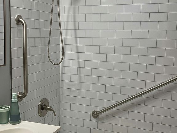 5th image of 2804 Bellbrook St Room C