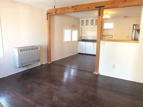 5th image of 36 E 3rd St