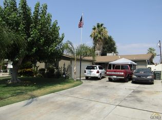 712 Delfino Ln, Bakersfield, CA 93304