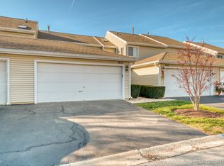 1623 Prestwick Dr, Naperville, IL 60563