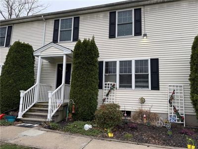 5 Legris Commons Ln UNIT 8, West Warwick, RI, 02893