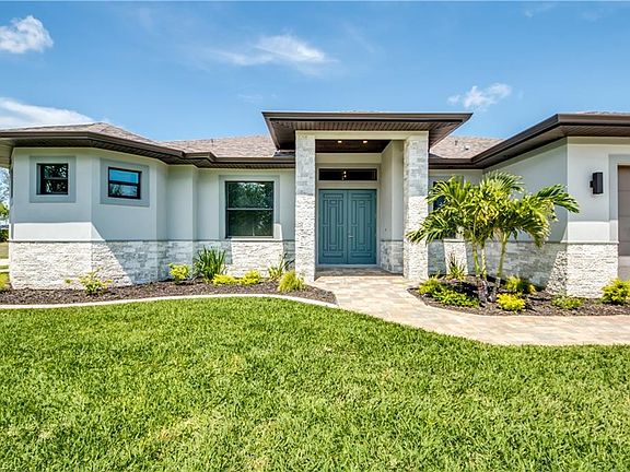 4th image of 3812 SW 21st Pl