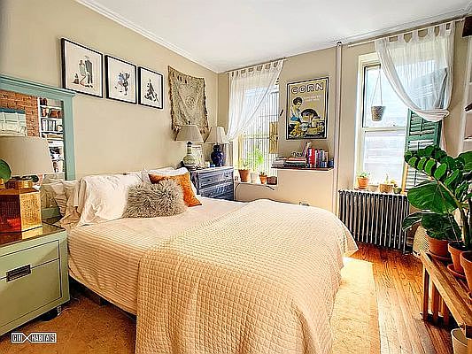 4th image of 50 E 1st St APT 16