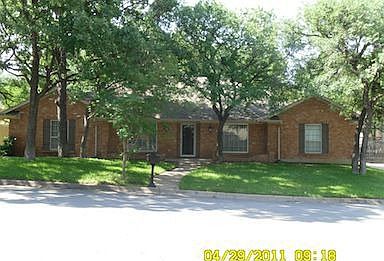 2nd image of 404 Washington Dr