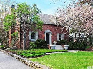47 Lewis Ct, Huntington Station, NY 11746
