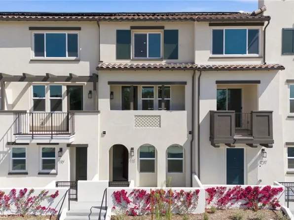 111 Evergreen Ln, Claremont, CA 91711