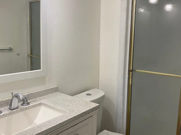 1109 Cross Bend Rd — Photo 8