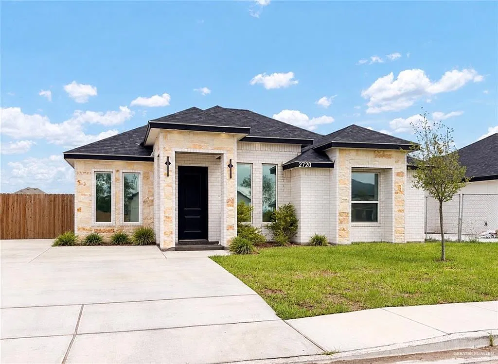 3 bed, 2.0 bath, 1204 sqft, $2,100 — Photo 2