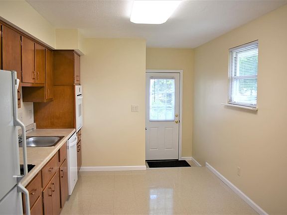 4th image of 730 Mohican Dr