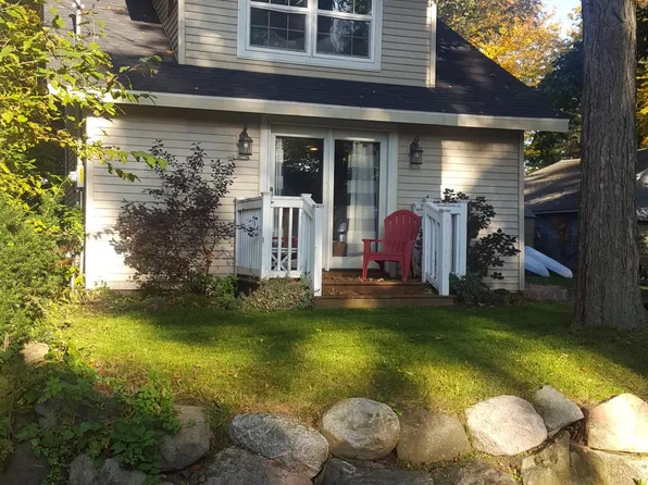 4627 Hilltop Dr, Caledonia, MI 49316