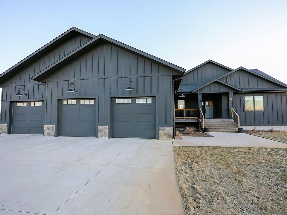 1st image of 1605 40th St