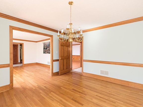 5th image of 5500 Old Gainesmill Ln