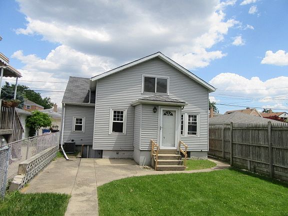 2nd image of 3643 N Cumberland Ave #3643