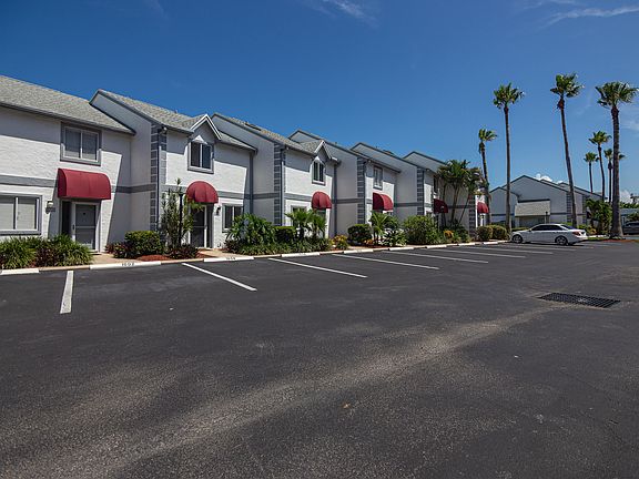 2nd image of 1004 Ocean Park Ln #105