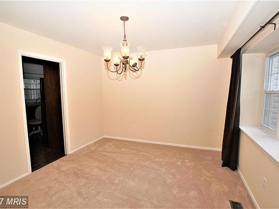 4th image of 2813 Buxmont Ln