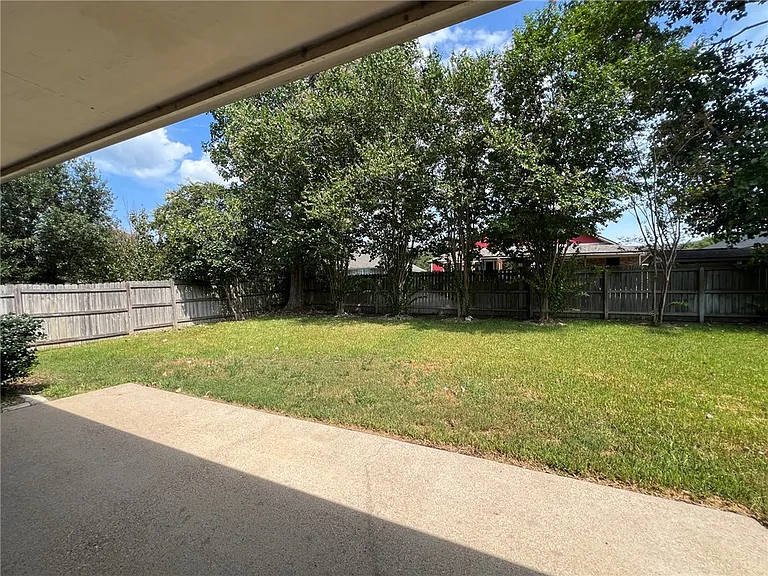 1206 Mullins Ct — Photo 19