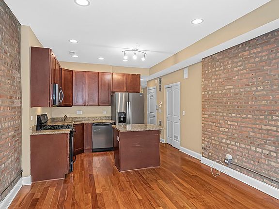 3rd image of 2046 W Hood Ave APT 2A