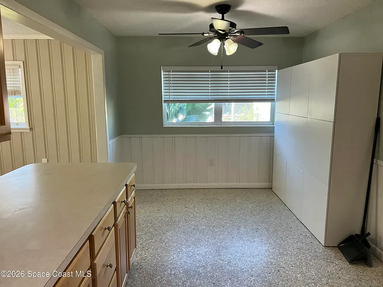 250 Debra Ct — Photo 6