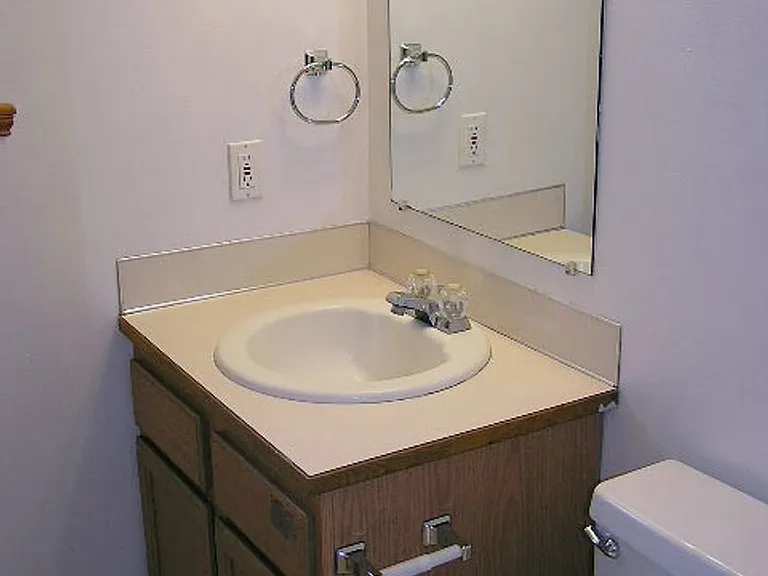 Country Park Apartments — Photo 6