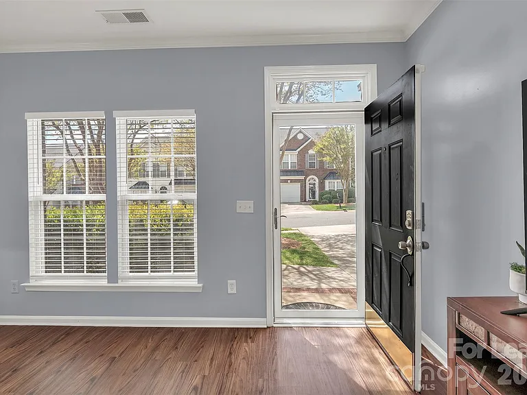 1802 Robinwood Village Dr — Photo 5