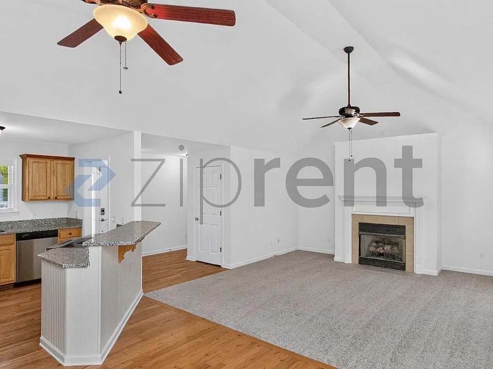 141 N Mount Sinai Rd