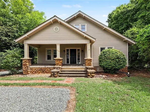 909 Burlington Ave, Gibsonville, NC 27249