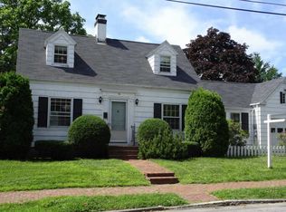 69 Bay View Dr, Portland, ME 04103