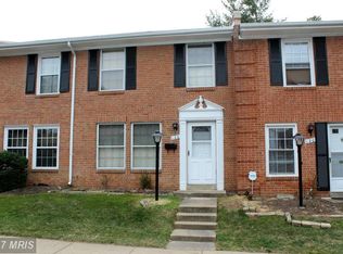 122 N Duke Dr, Sterling, VA 20164
