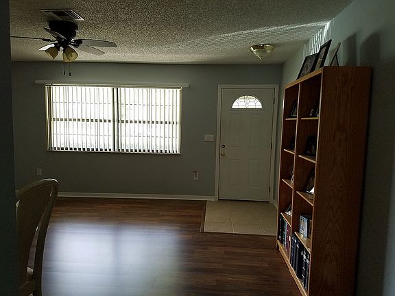 3rd image of 201 W Cumberland Cir