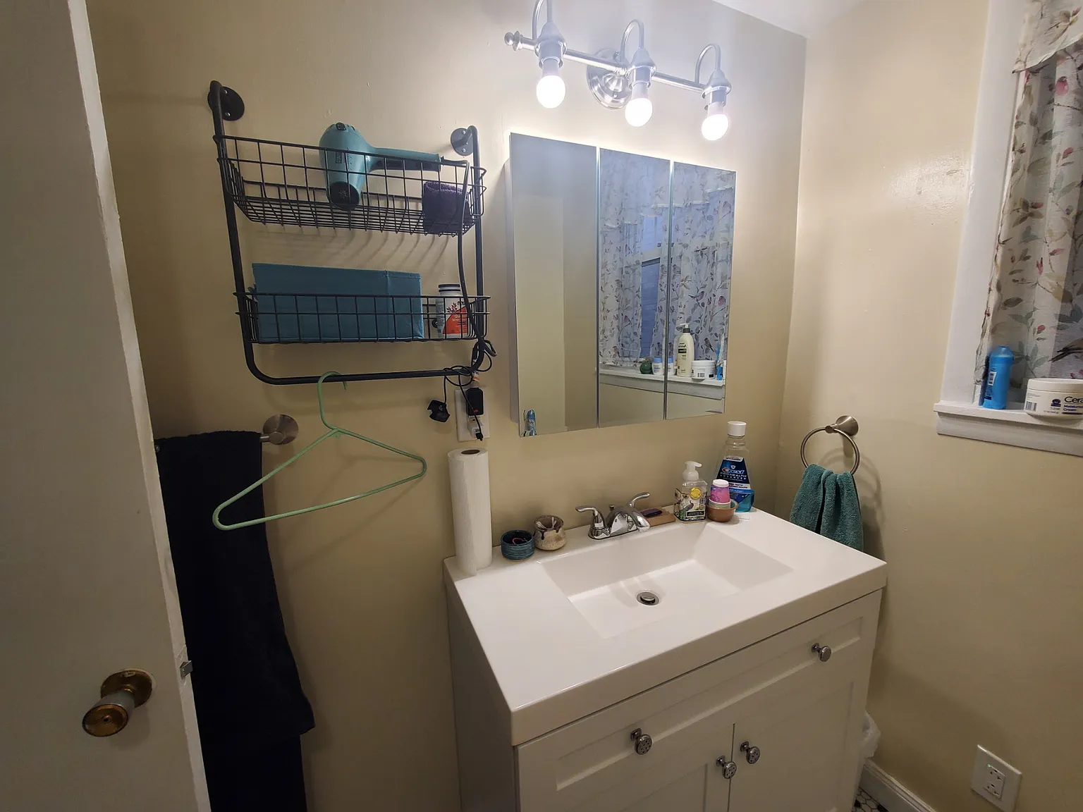 2 bed, 1000 sqft, $1,500 — Photo 2
