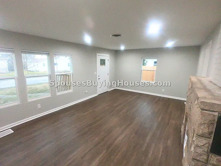 717-719 W 4th St #717 — Photo 3