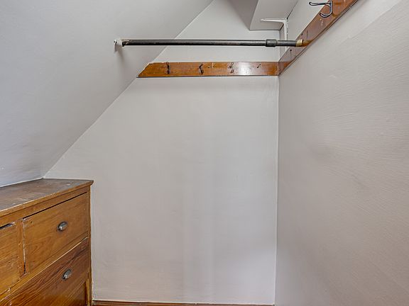 4th image of 217 S 3rd St APT 1