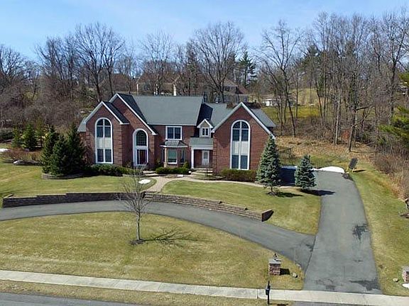 4th image of 9 E Hills Blvd