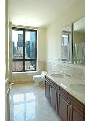 Rented by Beekman Regent Leasing  | media 33