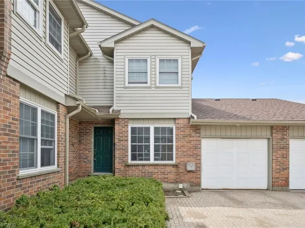 250 Keats Way #24, Waterloo, ON N2L 6J5