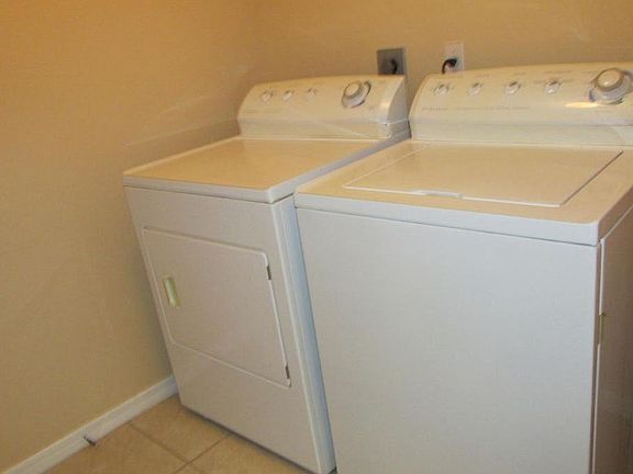3rd image of 429 SE Fairchild Ave