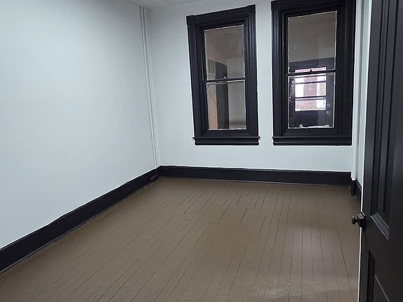 4th image of 1016 Washington St APT 1
