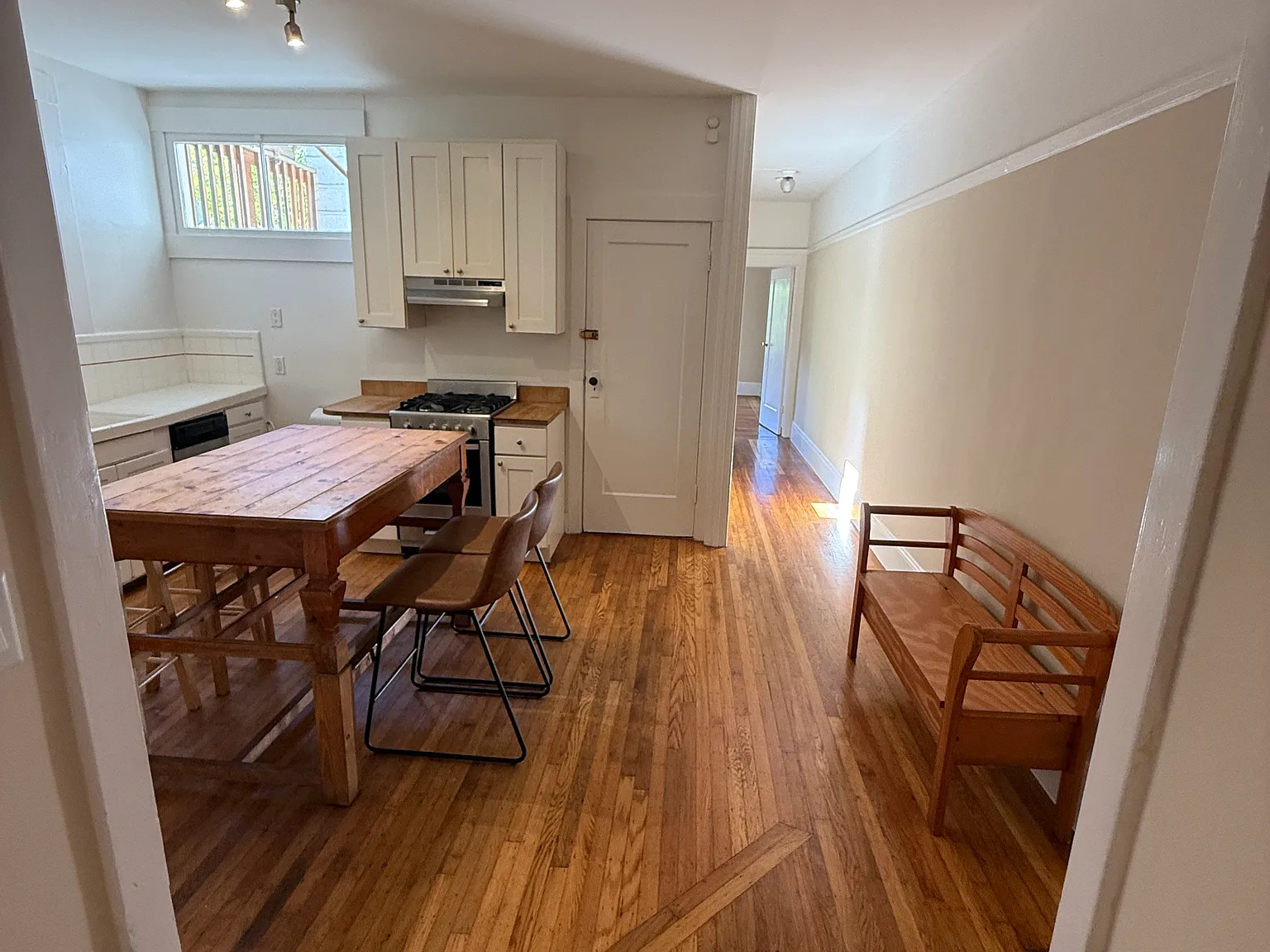 2 bed, 1100 sqft, $4,375 — Photo 3