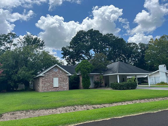 3rd image of 203 N William Dr
