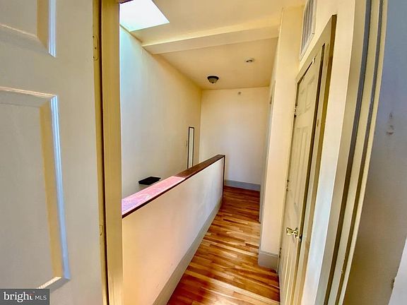 5th image of 510 Washington Ave APT 2A
