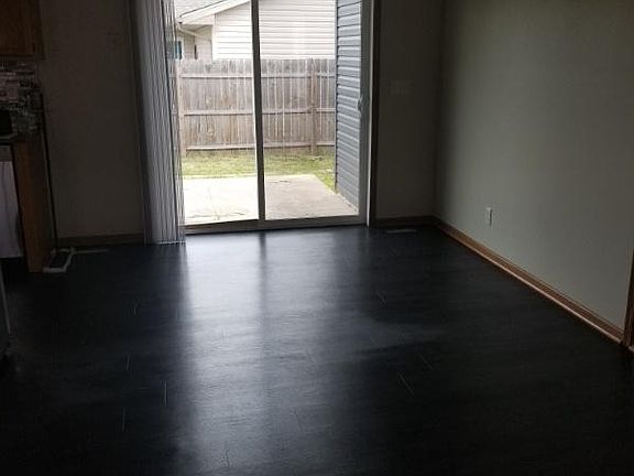 4th image of 2240 Garden Dr